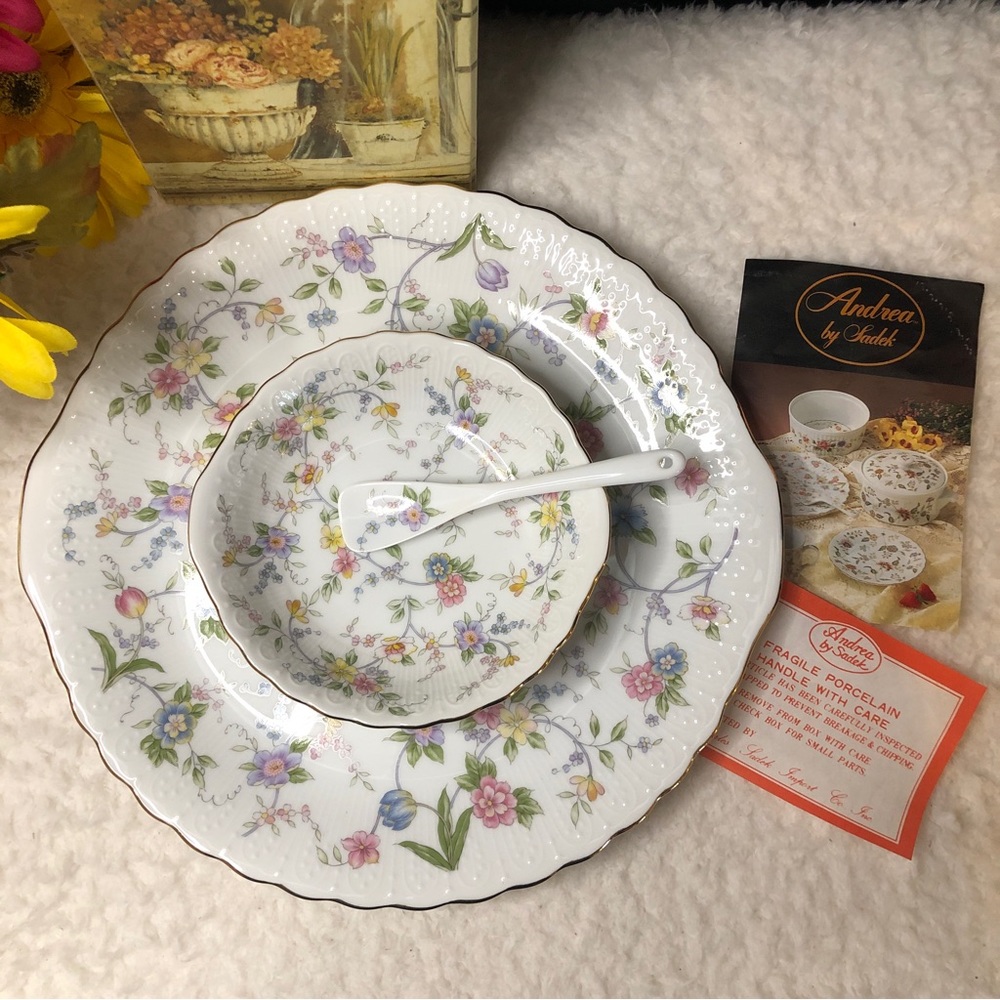 Vintage “Andrea” Floral Chintz w/Gold Trim By Sadek 3pc Party Server